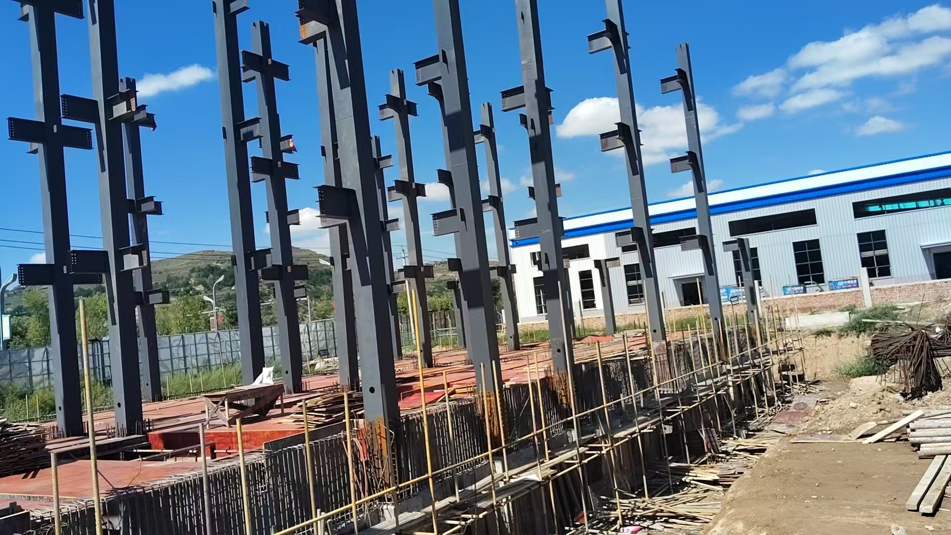 天水恒通汽車后市場產業(yè)園項目-綜合服務中心 安裝現場